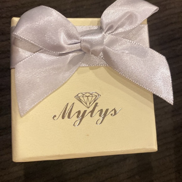 Infinity ring - Picture 2 of 2